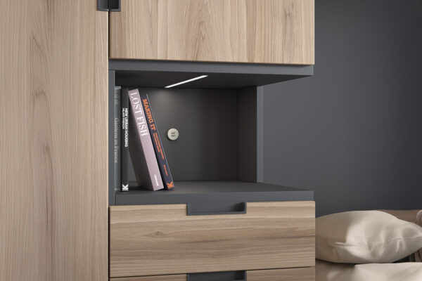Teenage Bedroom - F812 – Image 3